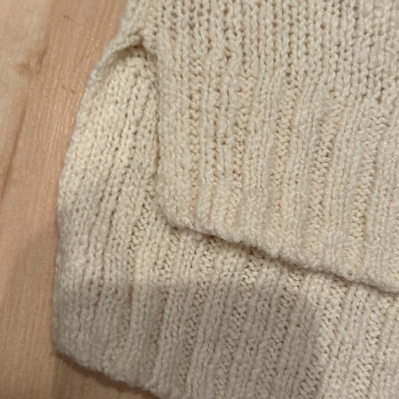 BCBG Generation cotton and rayon light weight sweater - Picture 8 of 9